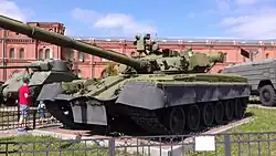 Вид спереди-слева