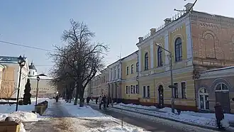 справа дом № 15, слева дом № 6