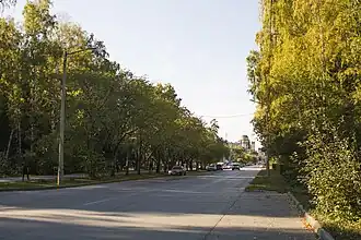 Улица Ильича со стороны Морского проспекта. В перспективе улицы — новое здание НГУ