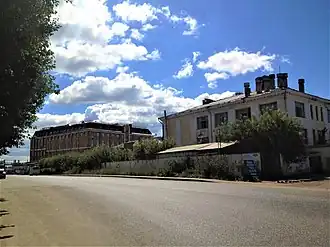 Левая сторона улицы Лебедева (у пересечения с улицей Тимер Юл)