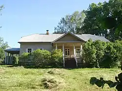 Усадьба Лог, дом писательницы Алтаевой-Ямщиковой М. В. в деревне Лосицы