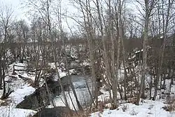 Река на границе города Рыбинска у деревни Воронино