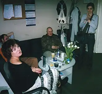 Сергей Фирсов в окружении участников группы «Точка росы», начало 2000-х, петербургское телевидение