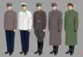 Изменения в форме 1938-39 гг. Н/С: лейтенант милиции в кителе(*), младший лейтенант милиции в летнем кителе, сержант милиции (ГАИ) в шерстяной гимнастерке, майор милиции (ТО) в летнем пальто-плаще, капитан милиции в зимней форме (вне строя)