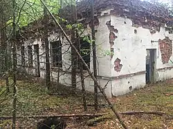 Одно из станционных зданий.