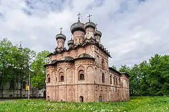 Церковь Троицы с трапезной