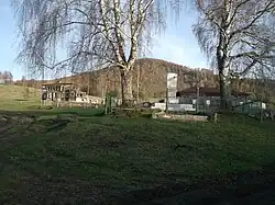 Памятник Кокорину и партизанам в Дёмино.