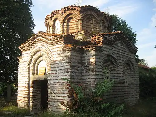 Средневековая православная церковь Святого Николая в Сапарева-Баня[англ.] в Сапарева-Баня