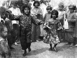 Дети пляшут на московских улицах, 1925