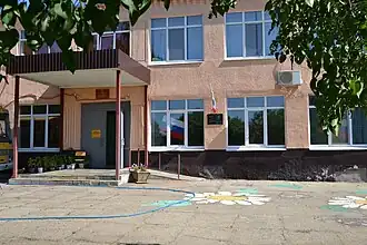 Школа в посёлке