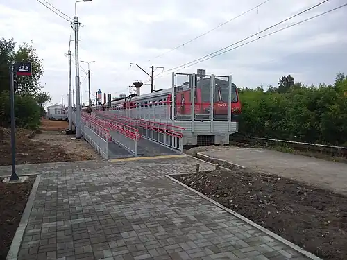 Реконструированная платформа в первый день после открытия