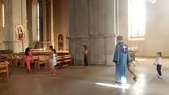 Внутри храма