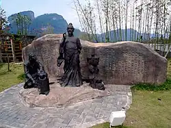 Статуя Чжу Цюаня в тематическом парке Wuyi Mountain Tea