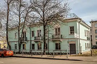 Вид фасада здания в 2022 году