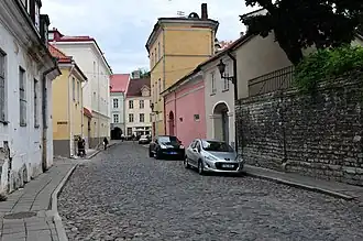 Вид улицы Суур-Клоостри в сторону улицы Лай