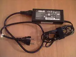 Блок питания ноутбука ASUS. Аналогичный вид имеют блоки питания и для других моделей.