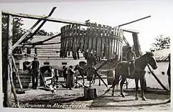 Подъём воды из скважины. 1918