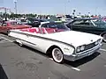 1960 Ford Galaxie (внешне аналогичен Fairlane)