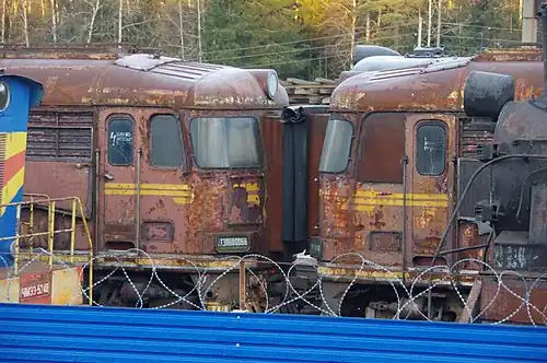 Межсекционный переход (нестандартный, без центрального окна) тепловоза 2ТЭП60-0066