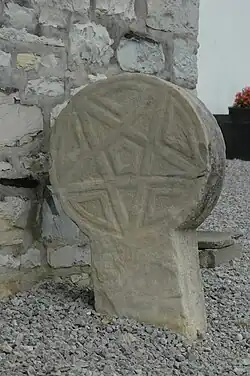 Баскская дискообразная стела