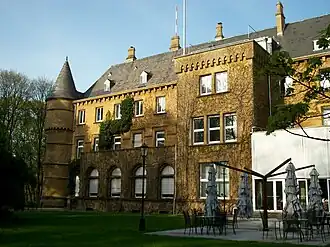 Задняя часть резиденции