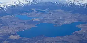 Аэрофотосъёмка озера Апаватн с борта самолёта весной 2014 года.