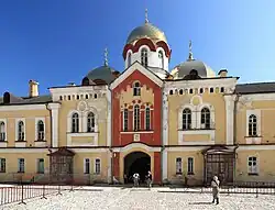 вход изнутри монастыря