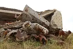 Один из разрушенных пилонов. 18 августа 2015 года