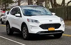 Текущая модель (также Ford Kuga третьего поколения)