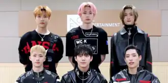 Верхний ряд: Чонсоб, Тео, Соул
Нижний ряд: Джиун, Интак, Кихо