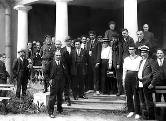 В. И. Ленин среди делегатов II конгресса Коминтерна в Петрограде