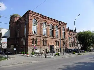 Второе учебное зданиепер. Университетский, 9