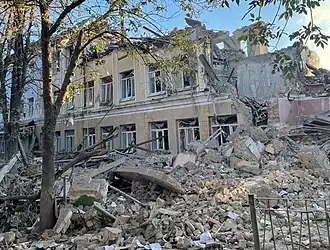 Кураховская гимназия № 2 после российского обстрела в ночь на 6 сентября 2022 года.