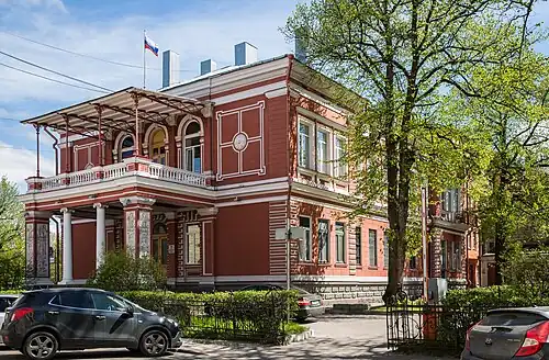 Вид со стороны городской администрации