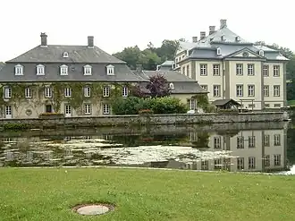 Пруды вокруг замкового комплекса