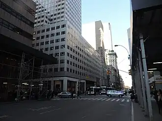 Перекрёсток 52-й улицы и Пятой авеню