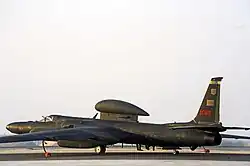 Шасси Lockheed U-2 имеет всего одну главную стойку