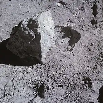 Валун после того, как Янг его перевернул