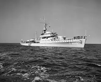 Hr. Ms. Van Speijk (F 805), бывшая K-3, 1959 год (артиллерийские установки 2 × 3,7 cm SK C/30 демонтированы, вместо носовой установлен бомбомёт «Хеджхог», вместо кормовой вероятно Bofors 40 mm L/60).