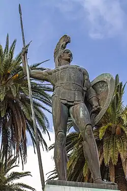 Ахиллес. площадь перед дворцом Ахиллион, остров Корфу, Греция.