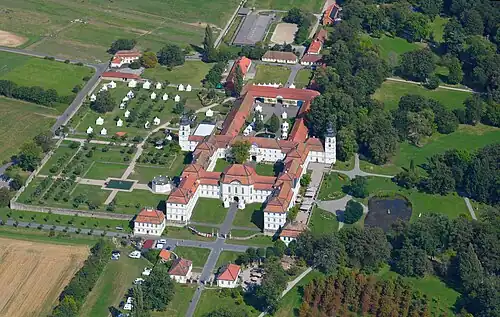 Общий вид замка и парка с высоты «птичьего полёта»