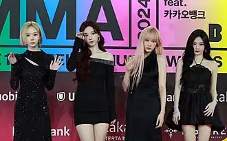 Aespa на Melon Music Awards в ноябре 2024 годаСправа налево: Ниннин, Жизель, Карина и Винтер.