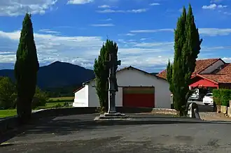 Крест на перекрёстке