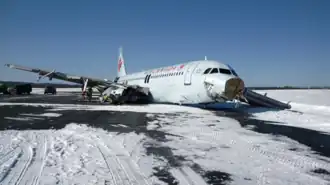 Лайнер на следующий день после аварии