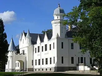 Замок Алацкиви в 2011 году, правое крыло