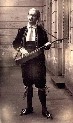 А. Зельверович в роли Фигаро в «Севильском цирюльнике» Бомарше; Краковский театр, 1917