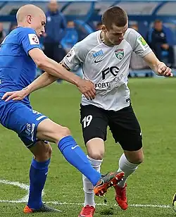 Скворцов (справа) в составе «Тосно» в 2018 г.