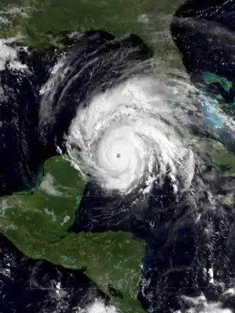 Ураган «Аллен» около пика интенсивности 7 августа