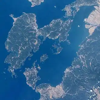 Вид с орбиты на острова Амакуса в 2015 году