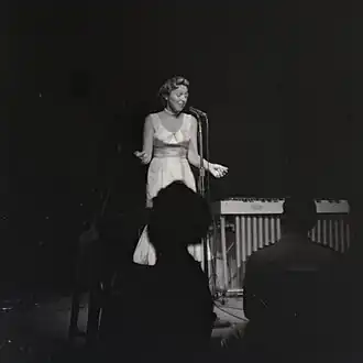 О’Дэй на концерте в 1957 году